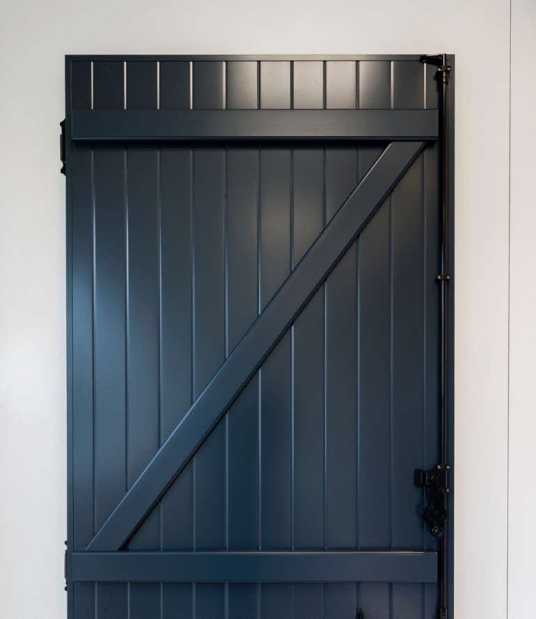 volet battant aluminium gris