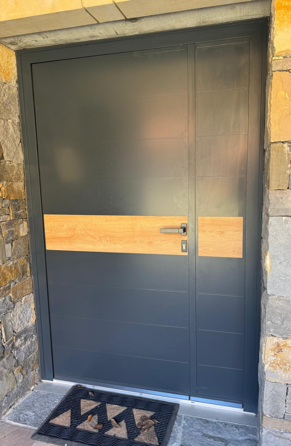 Porte d'entrée Aluminium TECHNAL